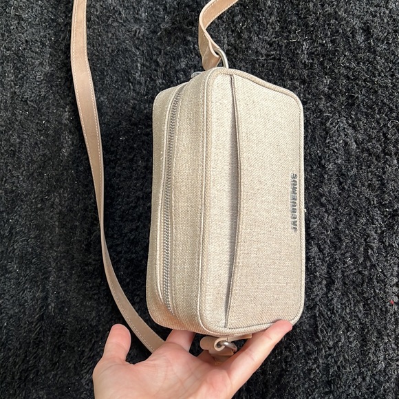 Jacquemus Women's Natural 'le Baneto' Shoulder Bag - Picture 3 of 11